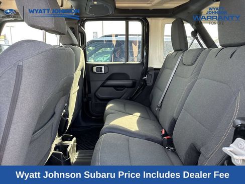 Used 2024 Jeep Wrangler Unlimited Sahara AWD/4WD image 11