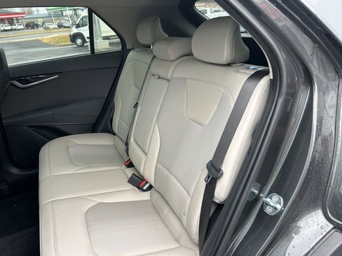 Used 2023 Kia Niro EX image 8