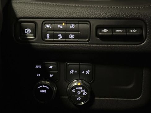 Used 2023 GMC Yukon Denali AWD/4WD image 19