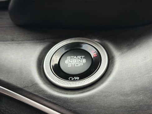 Used 2022 Jeep Grand Cherokee L Limited w/ Luxury Tech Group II AWD/4WD image 32