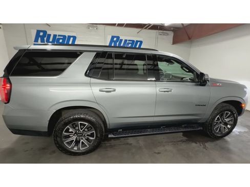Used 2024 Chevrolet Tahoe Z71 w/ Luxury Package AWD/4WD image 9