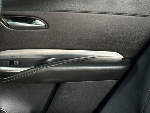 Used 2025 Cadillac XT4 Premium Luxury FWD image 16