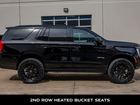 Used 2025 GMC Yukon AT4 w/ AT4 Premium Package image 11