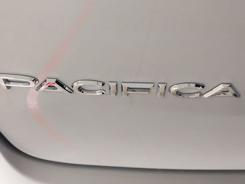 New 2026 Chrysler Pacifica Select image 32