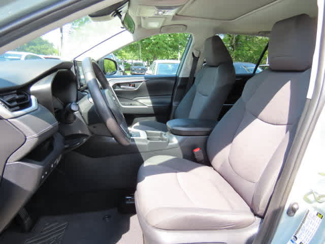 Used 2019 Toyota RAV4 XLE w/ Convenience Package AWD/4WD image 13