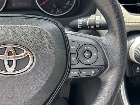 Used 2019 Toyota RAV4 XLE FWD image 15