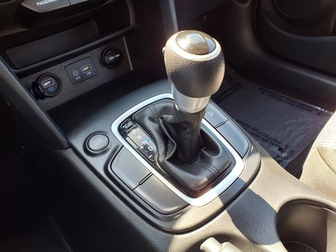 Used 2021 Hyundai Kona SE image 12