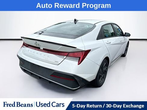 Used 2025 Hyundai Elantra SEL FWD image 8
