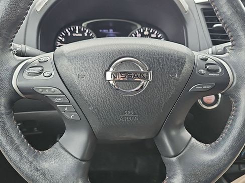 Used 2020 Nissan Pathfinder SL image 12