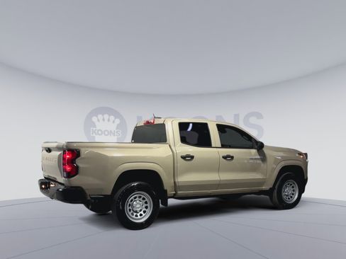 Used 2023 Chevrolet Colorado W/T image 11