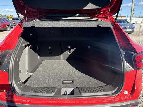 New 2026 Chevrolet Trax RS w/ Driver Confidence Package image 8