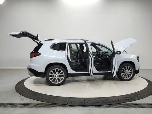 New 2026 GMC Acadia Denali w/ Super Cruise Package FWD image 16