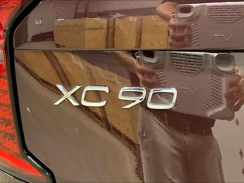 Certified 2026 Volvo XC90 B5 Plus w/ Protection Package Premier AWD/4WD image 23