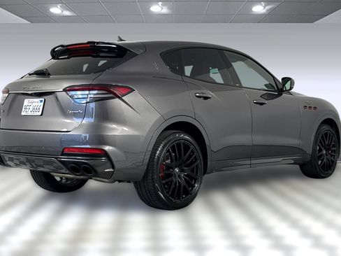 Used 2023 Maserati Levante Trofeo image 8