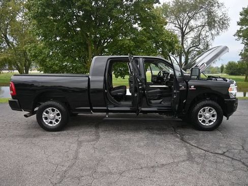 Used 2023 RAM 3500 Laramie AWD/4WD image 42