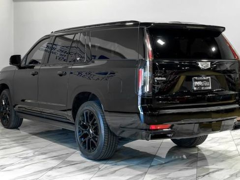 Used 2022 Cadillac Escalade ESV Sport Platinum w/ Heavy-Duty Trailer Package AWD/4WD image 16