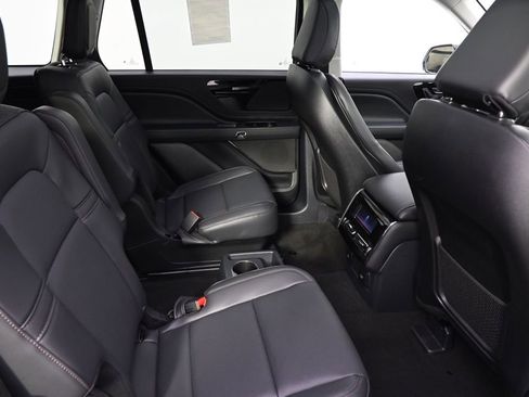 New 2026 Lincoln Aviator AWD w/ Jet Appearance Package image 18