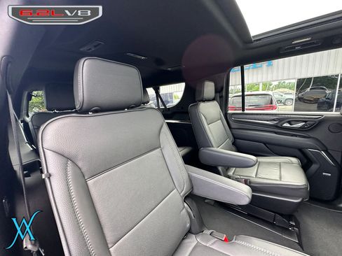 Used 2024 GMC Yukon XL Denali w/ Advanced Technology Package AWD/4WD image 29