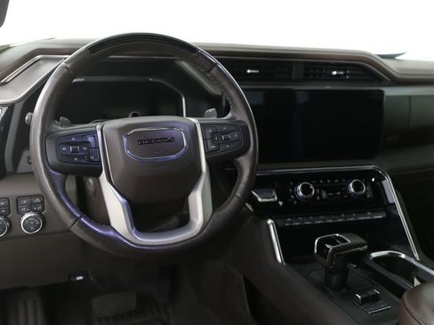 Used 2024 GMC Sierra 1500 Denali AWD/4WD image 3