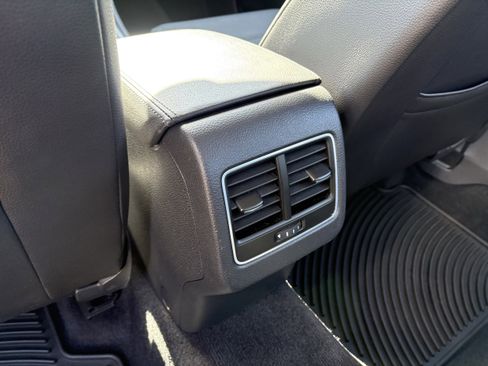 Used 2013 Volkswagen Passat 2.5 SE image 40