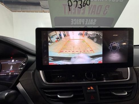 Used 2024 Nissan Altima 2.5 SV w/ SV Premium Package FWD image 19