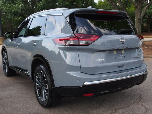 Used 2024 Nissan Rogue Platinum FWD image 5