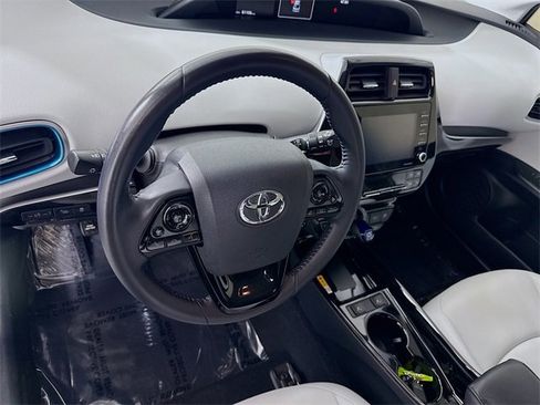 Certified 2022 Toyota Prius XLE image 9