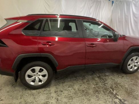 Used 2021 Toyota RAV4 LE AWD/4WD image 9