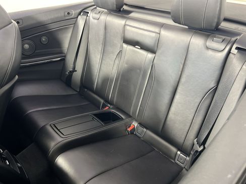 Used 2016 BMW M4 Convertible image 25