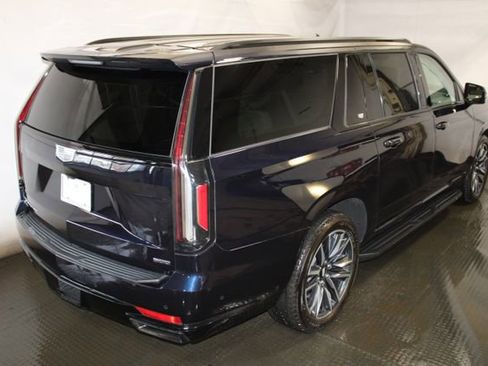 Used 2021 Cadillac Escalade ESV Sport Platinum image 4