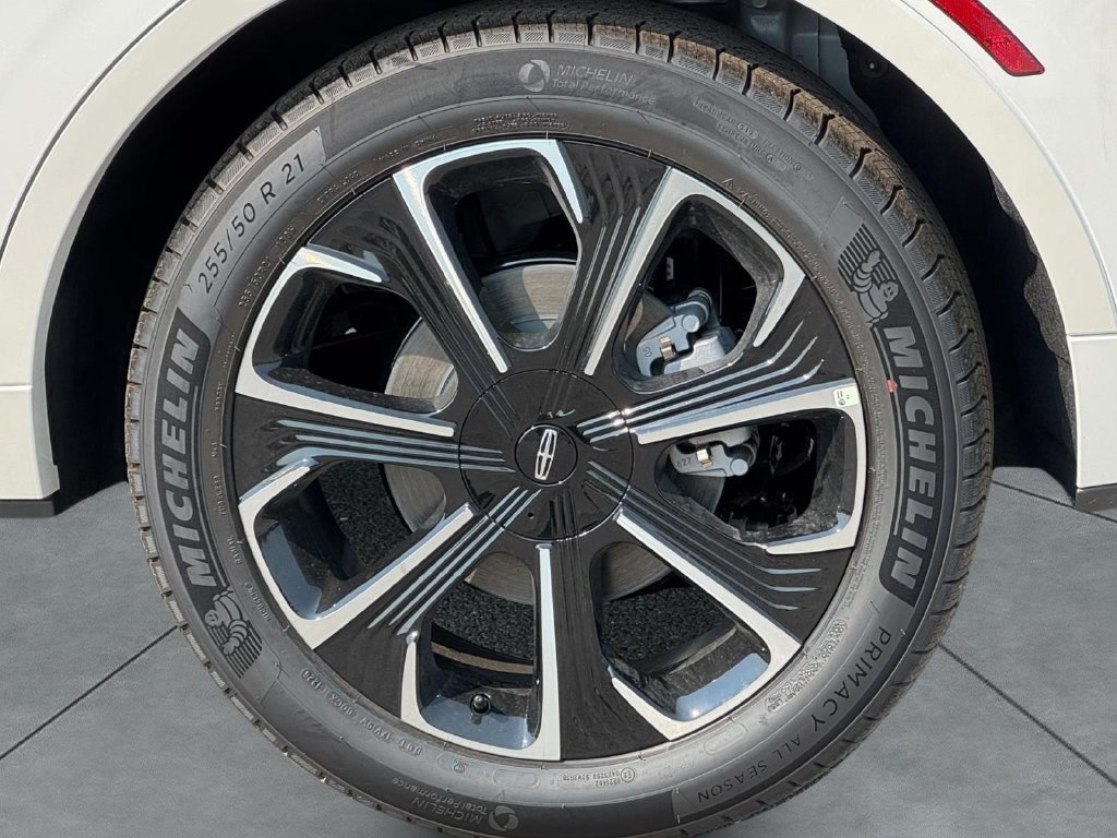 New 2026 Lincoln Nautilus Reserve AWD/4WD image 9