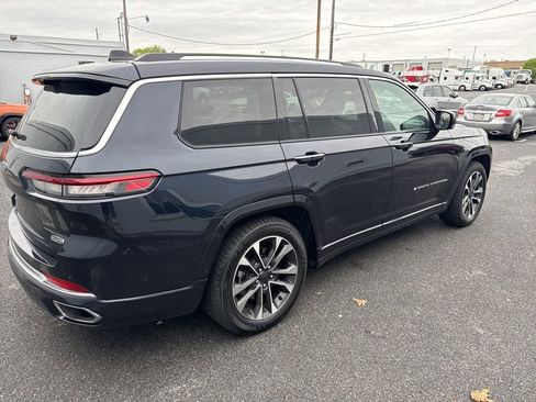 Used 2023 Jeep Grand Cherokee L Overland w/ Luxury Tech Group IV AWD/4WD image 9