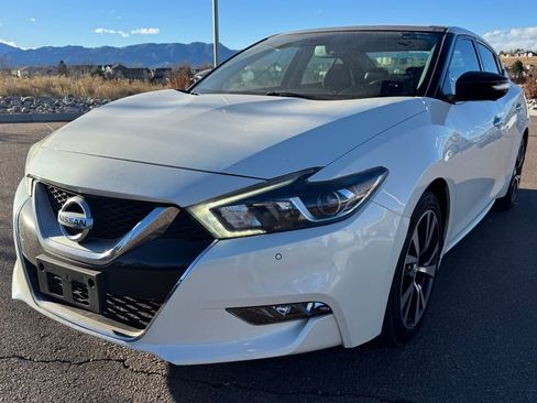 Used 2017 Nissan Maxima Platinum w/ Interior Lighting Package image 3