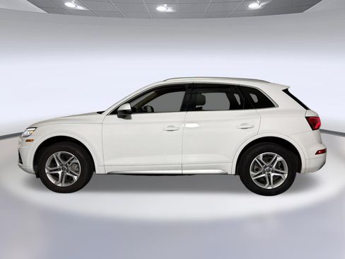 Used 2019 Audi Q5 2.0T Premium w/ Convenience Package AWD/4WD image 2