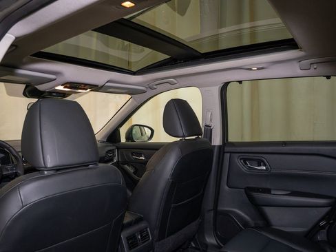 Certified 2024 Nissan Rogue SV w/ SV Premium Package image 10