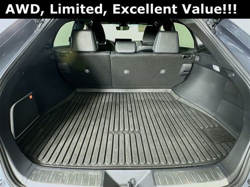 Used 2021 Toyota Venza Limited image 28