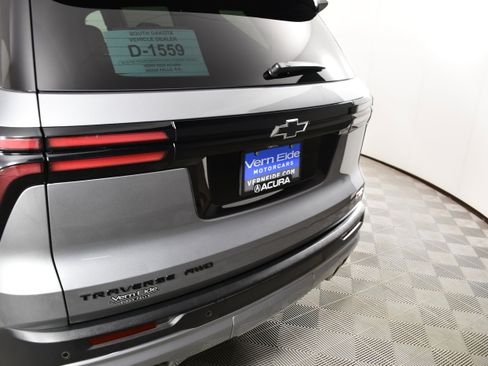 Used 2025 Chevrolet Traverse Z71 AWD/4WD image 15