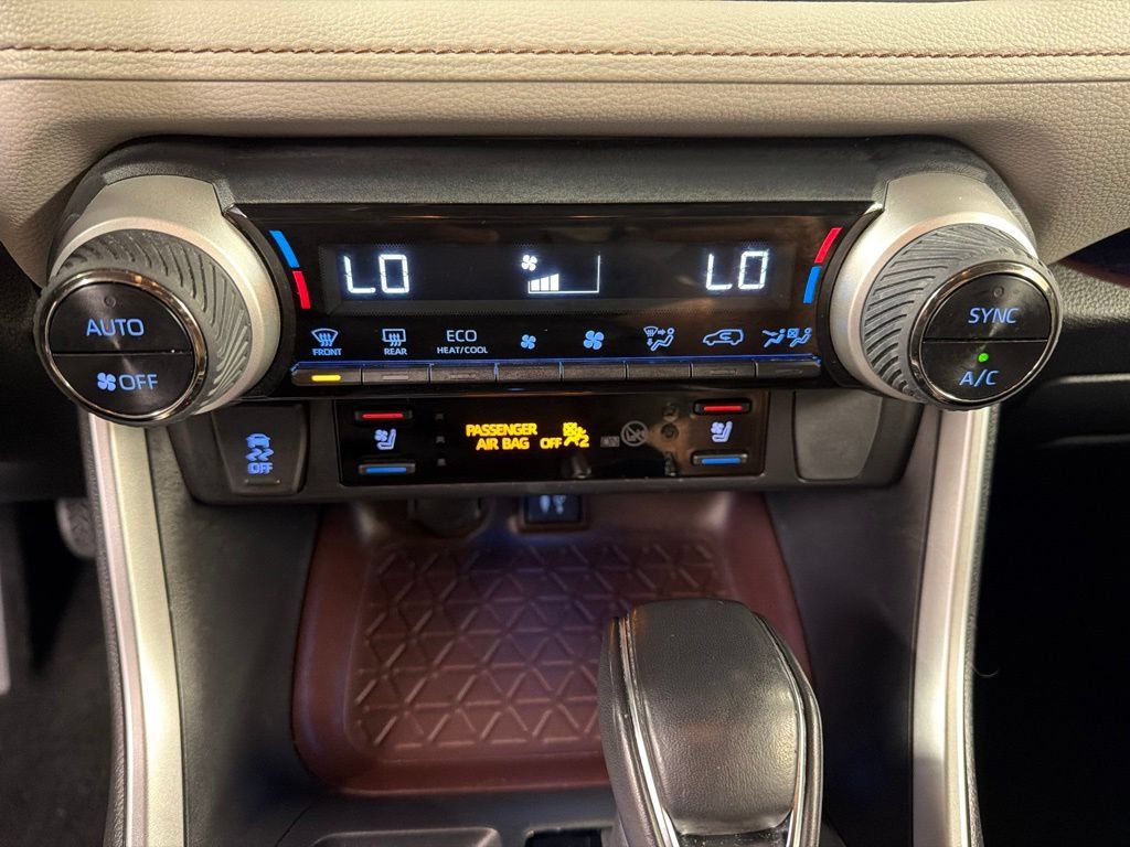 Used 2019 Toyota RAV4 Limited w/ Cold Weather Package AWD/4WD image 14