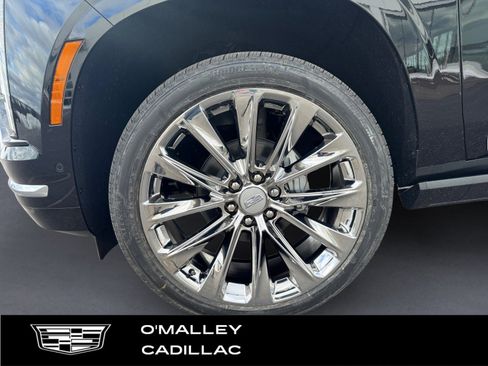 New 2026 Cadillac Escalade Luxury w/ LPO, Radiant Package image 9
