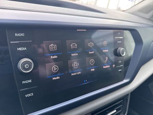 Used 2022 Volkswagen Taos SE image 15