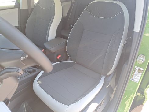 New 2026 Volkswagen Taos SE AWD/4WD image 14