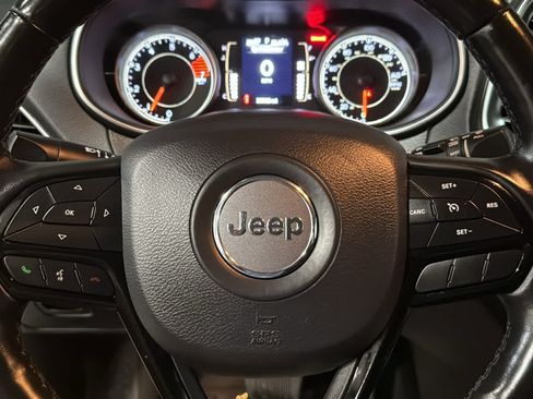 Used 2020 Jeep Cherokee Latitude Plus AWD/4WD image 11
