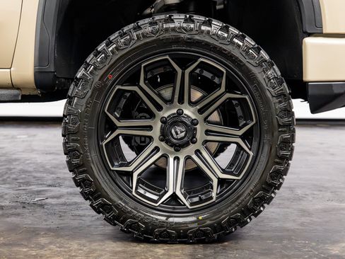 Used 2022 GMC Sierra 1500 AT4 w/ AT4 Premium Package AWD/4WD image 23