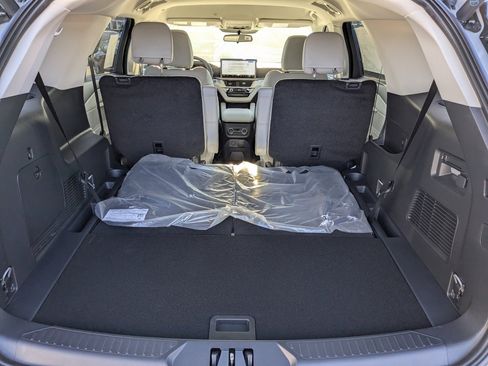 New 2026 Ford Explorer Active w/ Active Comfort Package image 13