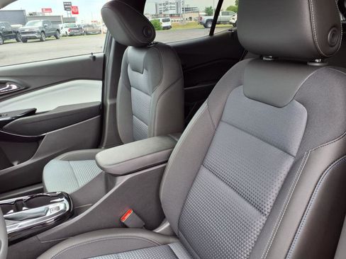 New 2025 Chevrolet Trax LT FWD image 13