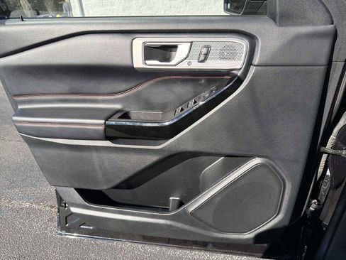 Used 2022 Ford Explorer ST-Line w/ Class IV Trailer Tow Package image 15