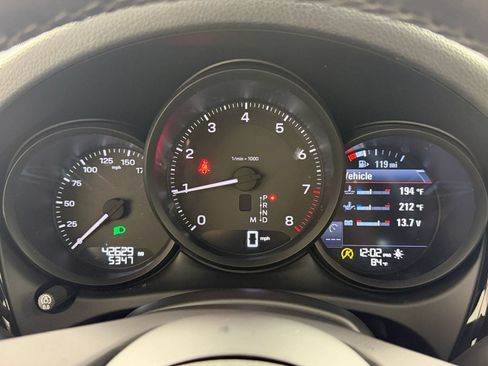 Used 2022 Porsche Macan AWD/4WD image 19