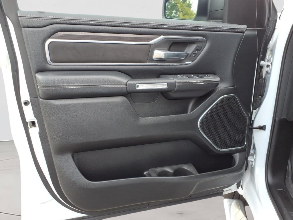 Used 2025 RAM 1500 Laramie w/ Sport Appearance Package AWD/4WD image 19