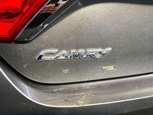 Used 2016 Toyota Camry SE image 9