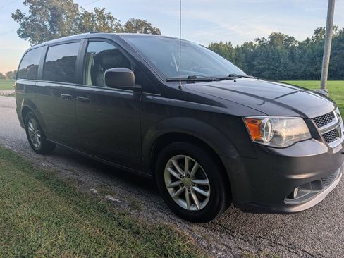 Used 2020 Dodge Grand Caravan SXT FWD image 7